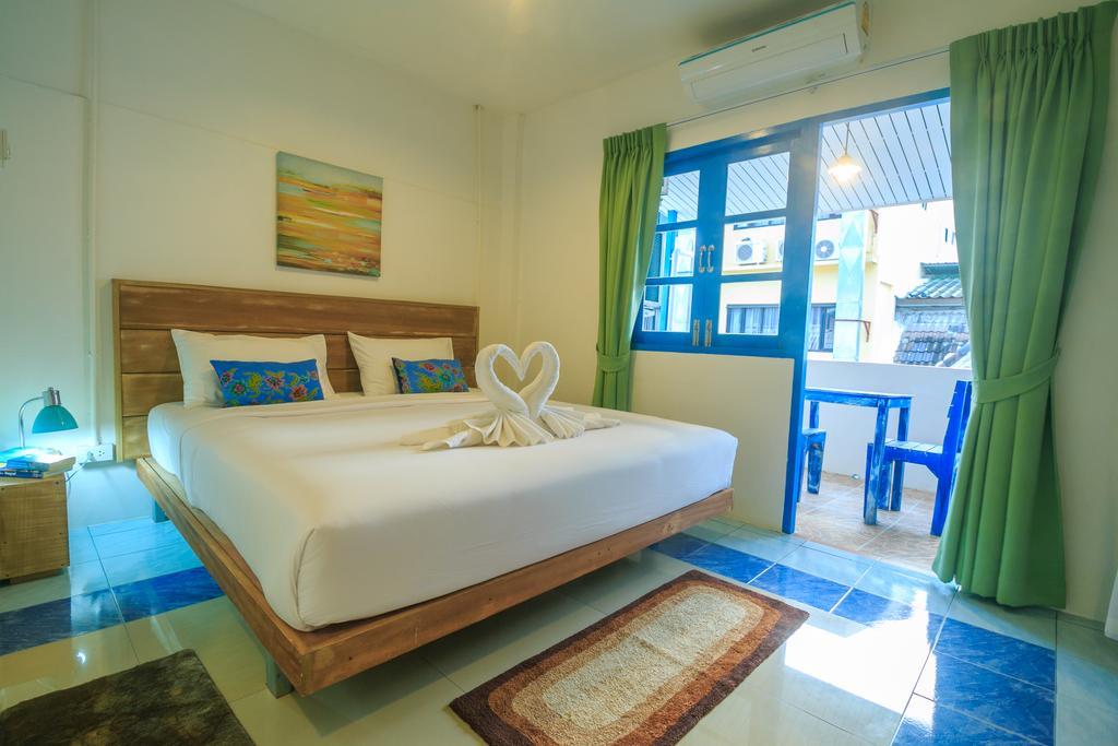 Frog House Bed & Breakfast (Adults Only) Patong ภายนอก รูปภาพ