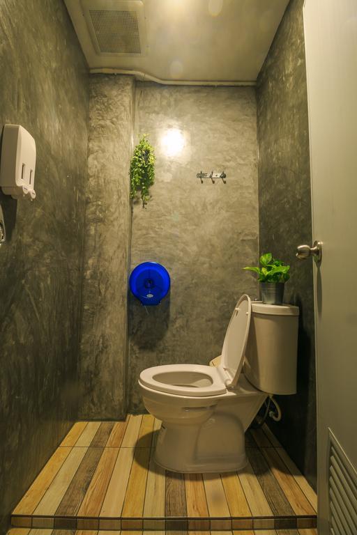 Frog House Bed & Breakfast (Adults Only) Patong ภายนอก รูปภาพ