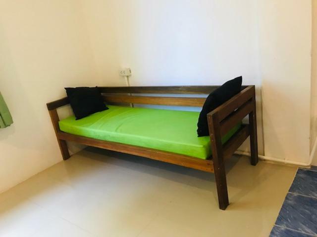 Frog House Bed & Breakfast (Adults Only) Patong ภายนอก รูปภาพ