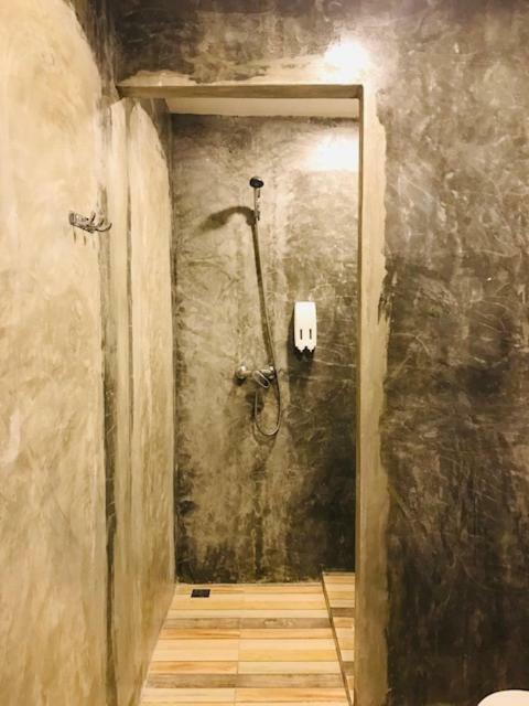 Frog House Bed & Breakfast (Adults Only) Patong ภายนอก รูปภาพ